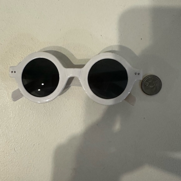 Mod Sunglasses - Picture 2 of 12